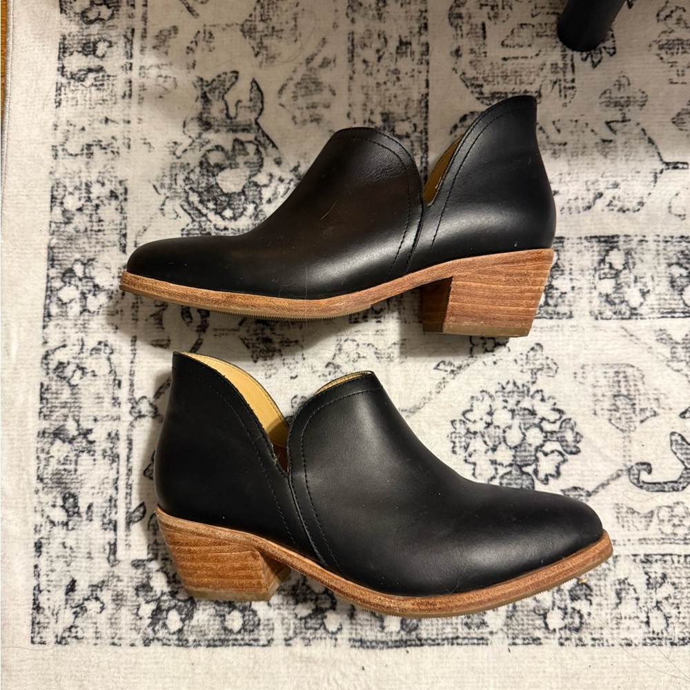 Nisolo Mia Everyday Ankle Booties